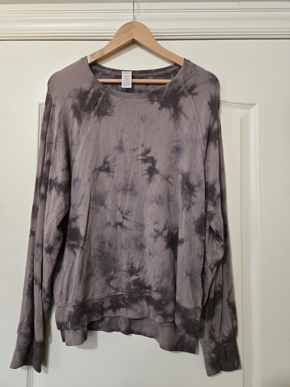 JoyLab Tie-Dye Pullover Thin Sweatshirt in Mauve and Charcoal